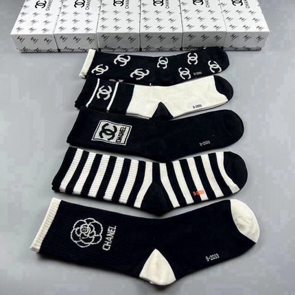 CHANEL 26S CREW SOCKS 410322 (1 BOX)