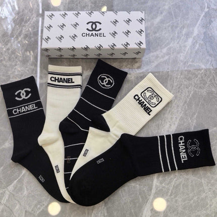 CHANEL 26S CREW SOCKS 410330 (1 BOX)