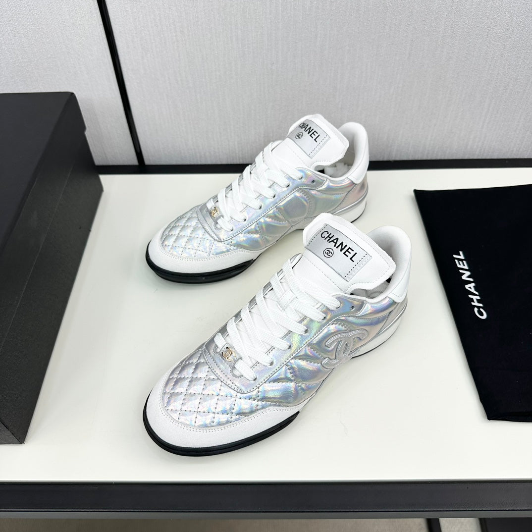 SPORTS SHOES IN GLOSSY SILVER CALFSKIN