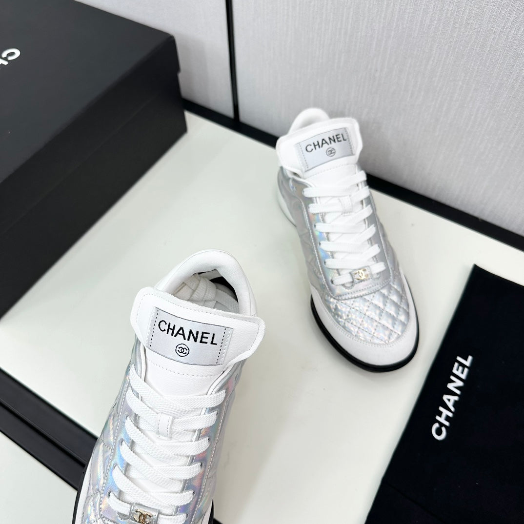 SPORTS SHOES IN GLOSSY SILVER CALFSKIN