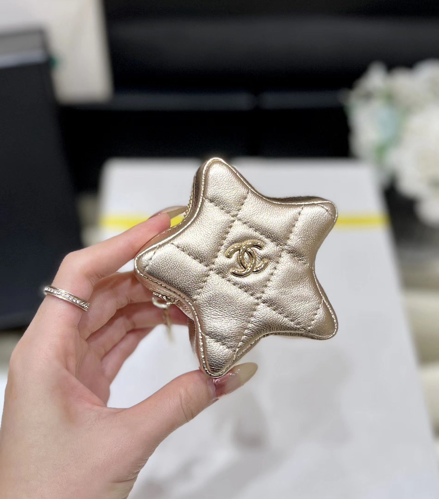 25S CHANEL STAR GOLD 23 IN METALLIC GOLD CALFSKIN