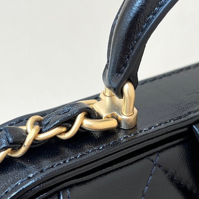 MEDIUM TOP HANDLE BAG 23 IN BLACK OIL-WAX LAMBSKIN GOLD HARDWARE