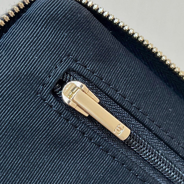 CHANEL 25S VANITY CASE 23 IN BLACK LAMBSKIN