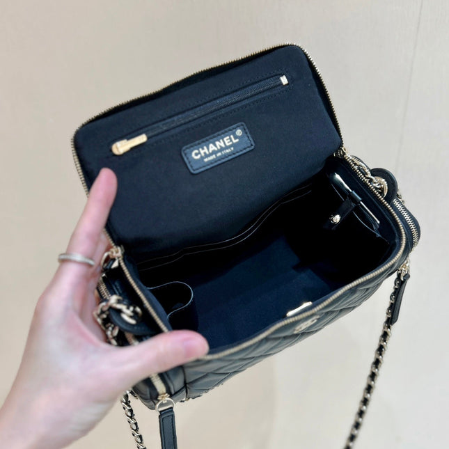 CHANEL 25S VANITY CASE 23 IN BLACK LAMBSKIN