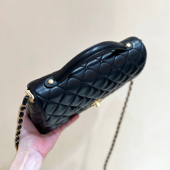 QUILTED FLAP BAG WITH HANDLE 26 IN BLACK LAMBSKIN GOLD PLATED METAL