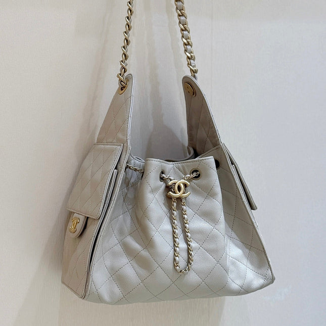 CC 25 HANDBAG IN CREAM 30 GRAINED CALFSKIN GOLD HARDWARE
