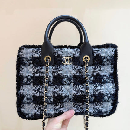 CHANEL 26S TOTE BAG 32 IN BLACK AND WHITE CALFSKIN TWEED