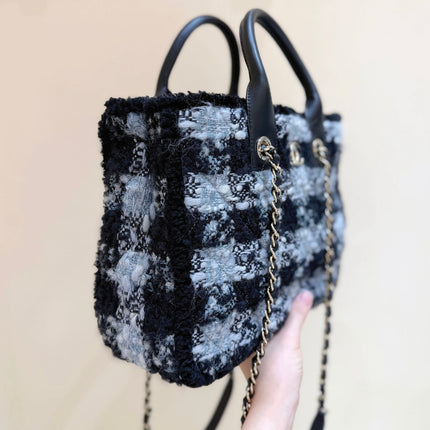 CHANEL 26S TOTE BAG 32 IN BLACK AND WHITE CALFSKIN TWEED