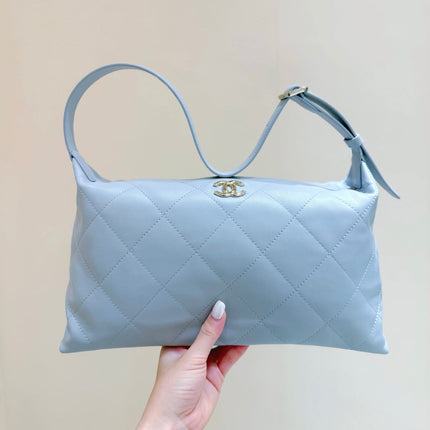 CHANEL 26S SHOULDER BAG 17 IN LIGHT BLUE LAMBSKIN DIAMOND QUILTING