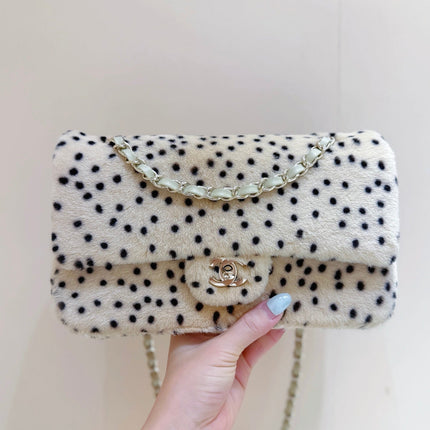 CHANEL 26S FLAP SHOULDER BAG 15 IN BEIGE AND BLACK FAUX FUR