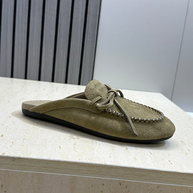 MIUMIU 26S SNEAKER MULES IN DARK OLIVE GREEN SUEDE WITH BOW