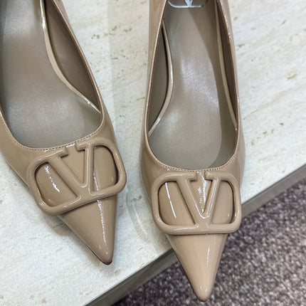 VALENTINO 26S HIGH HEELS 40 MM IN BEIGE PATENT CALFSKIN