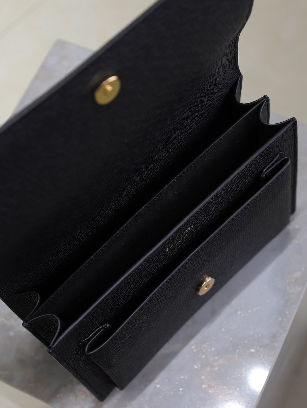 YSL 25S SUNSET MEDIUM 22 IN BLACK GRAINED CALFSKIN GOLD HARDWARE