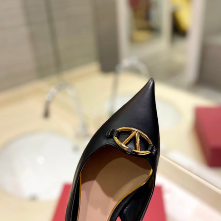 VALENTINO 26S POINTED TOE FLAT SLINGBACKS IN BLACK CALFSKIN