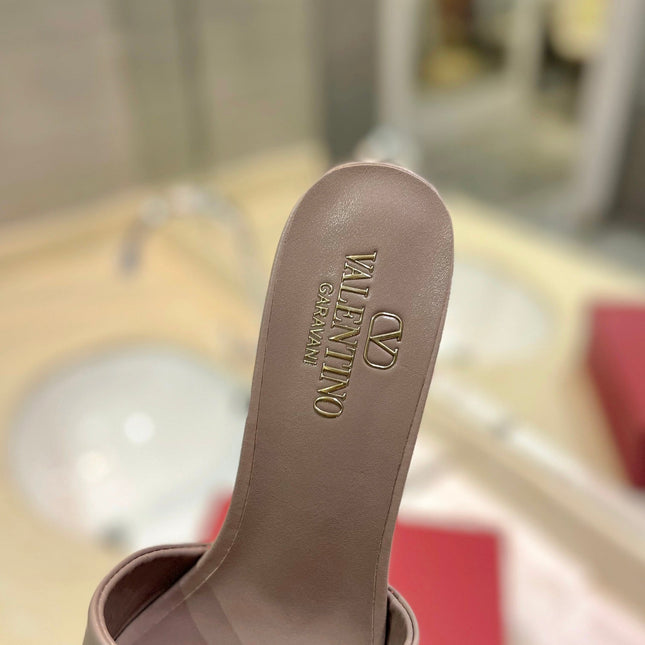 VALENTINO 26S BLOCK-HEEL SANDALS 65 MM IN BEIGE CALFSKIN WITH LOGO
