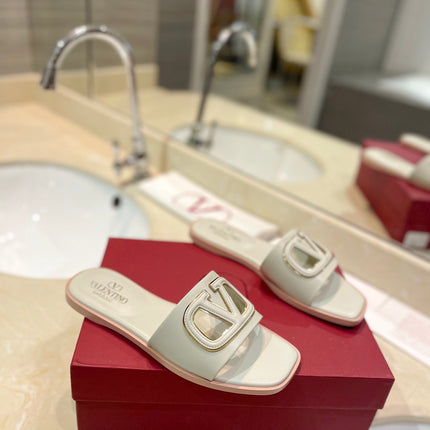 VALENTINO 26S SLIDES IN OFF WHITE CALFSKIN WITH LOGO