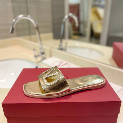 VALENTINO 26S SLIDES IN GOLD CALFSKIN WITH LOGO