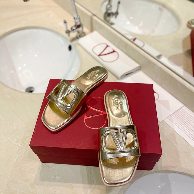 VALENTINO 26S SLIDES IN GOLD CALFSKIN WITH LOGO