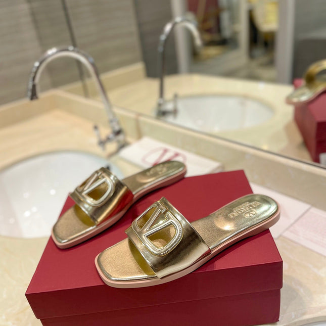 VALENTINO 26S SLIDES IN GOLD CALFSKIN WITH LOGO