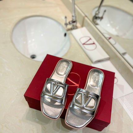 VALENTINO 26S SLIDES IN SILVER CALFSKIN WITH LOGO