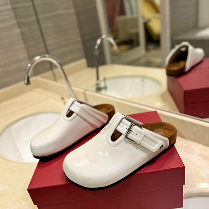 VALENTINO 26S FLAT MULES IN WHITE PATENT CALFSKIN