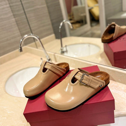 VALENTINO 26S FLAT MULES IN BEIGE PATENT CALFSKIN