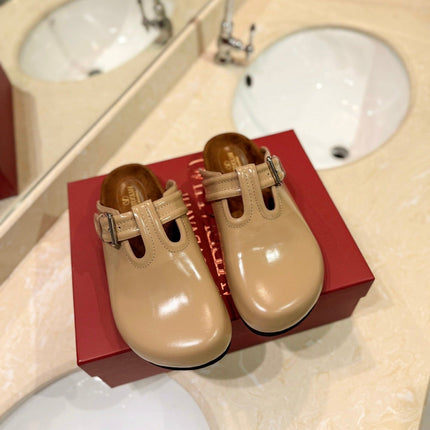 VALENTINO 26S FLAT MULES IN BEIGE PATENT CALFSKIN