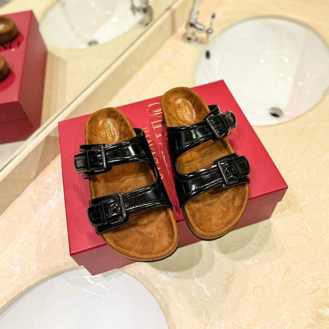 VALENTINO 26S FOOTBED SANDALS IN BLACK GLOSSY LEATHER MIX BROWN SUEDE