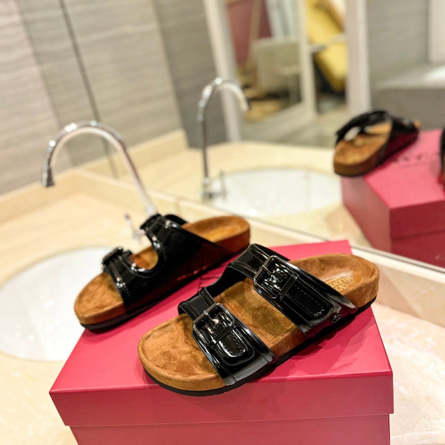 VALENTINO 26S FOOTBED SANDALS IN BLACK GLOSSY LEATHER MIX BROWN SUEDE