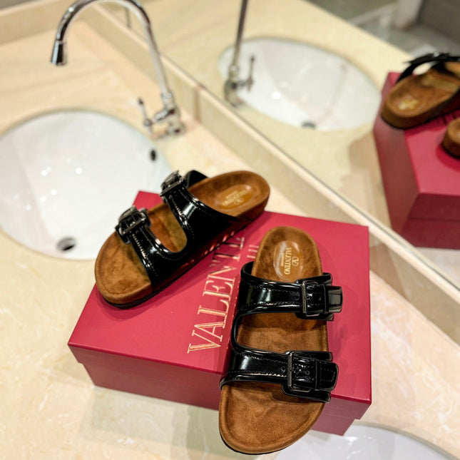 VALENTINO 26S FOOTBED SANDALS IN BLACK GLOSSY LEATHER MIX BROWN SUEDE