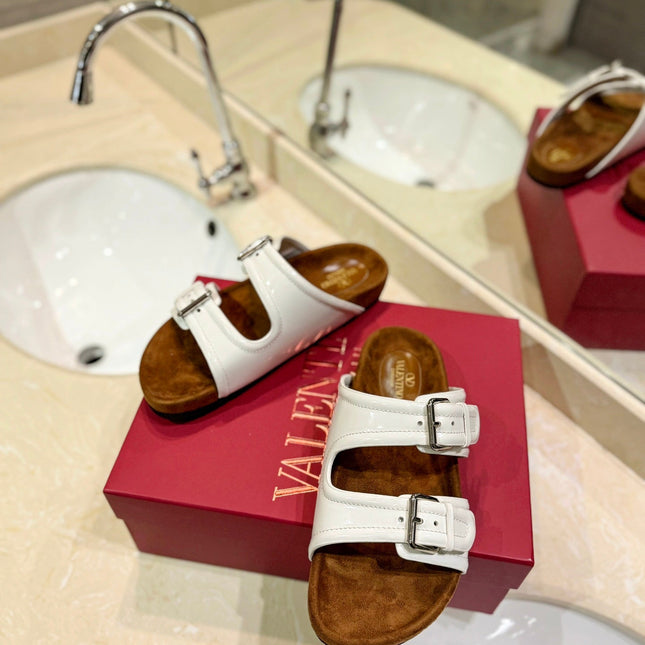 VALENTINO 26S FOOTBED SANDALS IN WHITE GLOSSY LEATHER MIX BROWN SUEDE
