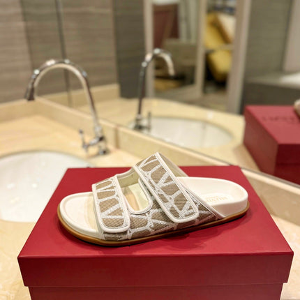 VALENTINO 26S VELCRO SANDALS IN CREAM WHITE AND BEIGE JACQUARD FABRIC