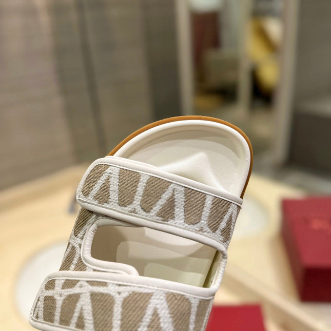 VALENTINO 26S VELCRO SANDALS IN CREAM WHITE AND BEIGE JACQUARD FABRIC