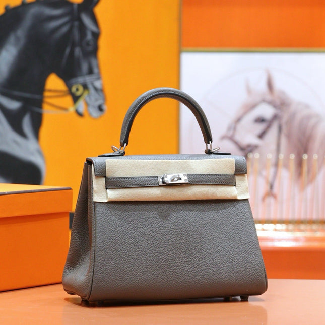 HM 25S KELLY BAG 25 CM IN GREY TOGO WITH SILVER HARDWARE