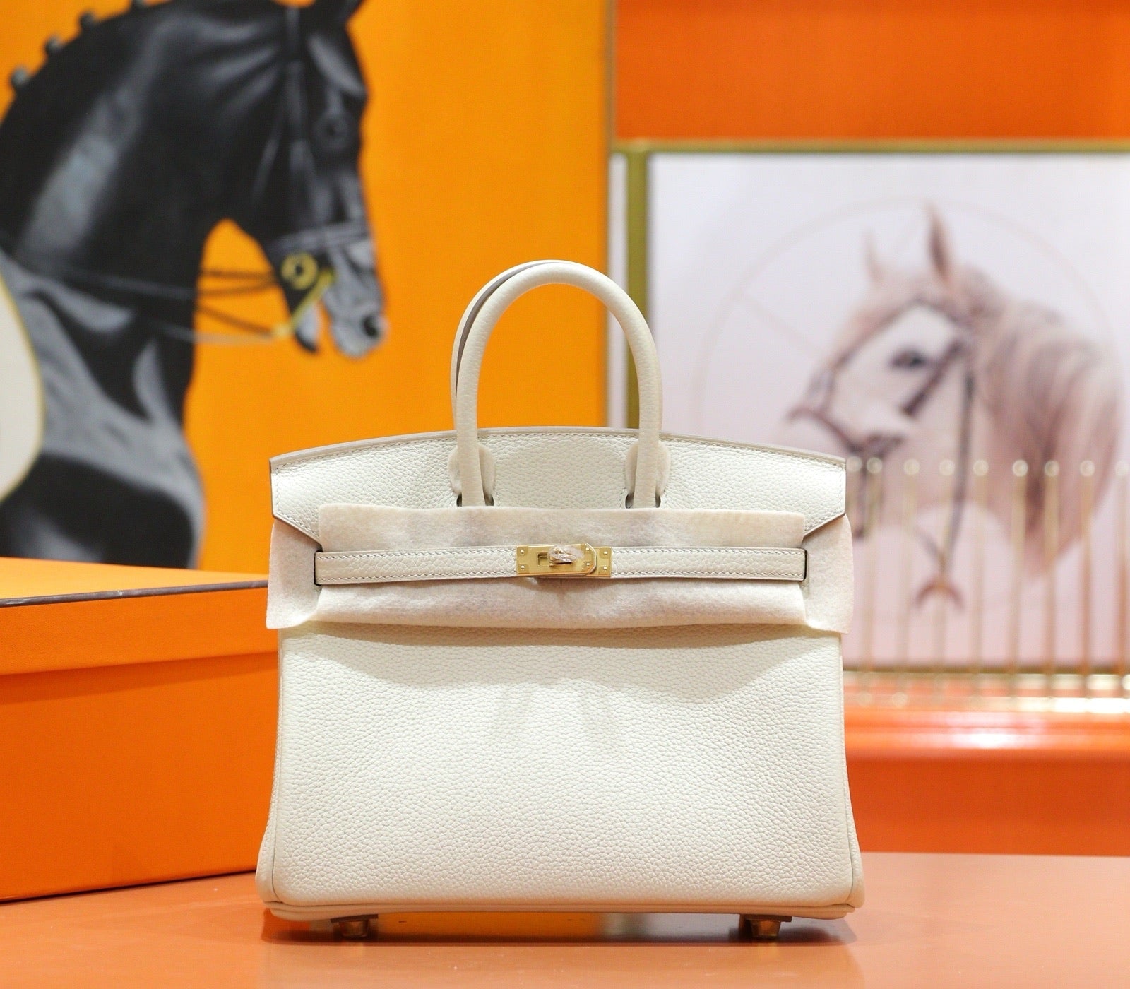 HM 25S BIRKIN BAG 25 CM IN WHITE TOGO WITH GOLD HARDWARE
