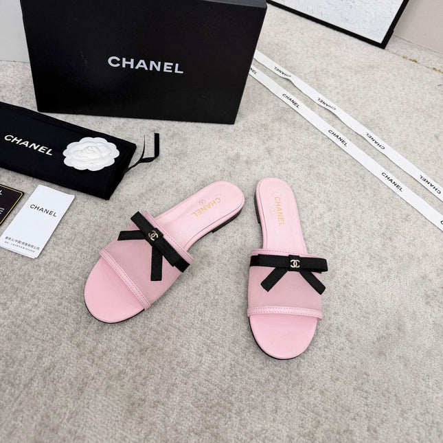 CHANEL 26S SLIDE SANDALS IN PINK MESH AND CALFSKIN WITH BLACK RIBBON