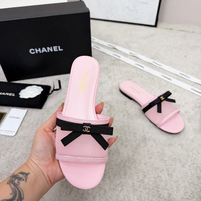 CHANEL 26S SLIDE SANDALS IN PINK MESH AND CALFSKIN WITH BLACK RIBBON