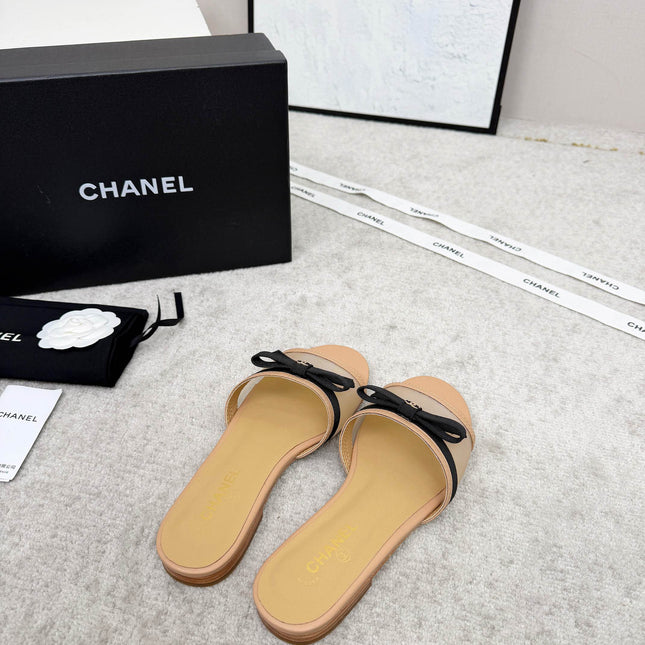 CHANEL 26S SLIDE SANDALS IN BEIGE MESH AND CALFSKIN WITH BLACK RIBBON