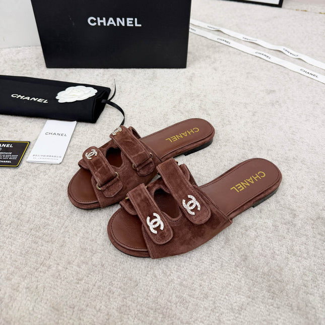 CHANEL 26S DOUBLE STRAP SLIDE SANDALS IN BROWN SUEDE AND CALFSKIN