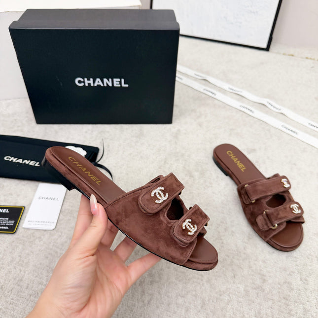 CHANEL 26S DOUBLE STRAP SLIDE SANDALS IN BROWN SUEDE AND CALFSKIN
