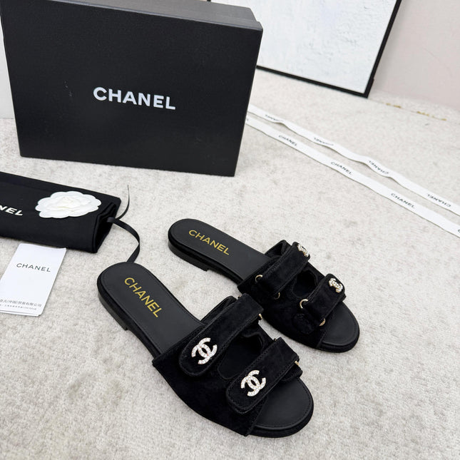 CHANEL 26S DOUBLE STRAP SLIDE SANDALS IN BLACK SUEDE AND CALFSKIN