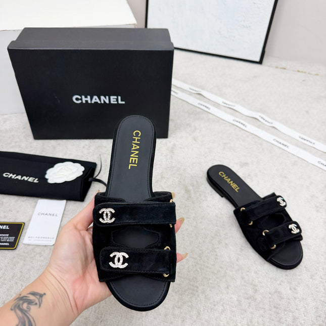 CHANEL 26S DOUBLE STRAP SLIDE SANDALS IN BLACK SUEDE AND CALFSKIN