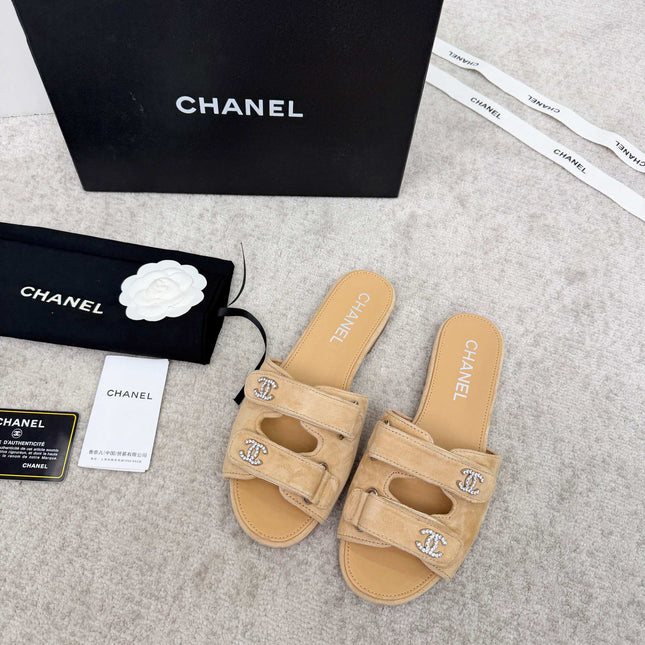 CHANEL 26S DOUBLE STRAP SLIDE SANDALS IN BEIGE SUEDE AND CALFSKIN