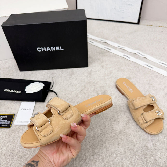 CHANEL 26S DOUBLE STRAP SLIDE SANDALS IN BEIGE SUEDE AND CALFSKIN