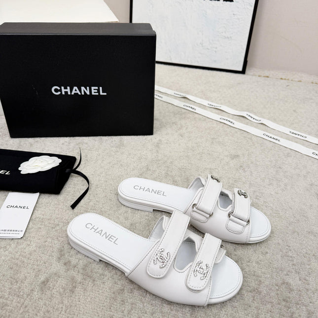 CHANEL 26S DOUBLE STRAP SLIDE SANDALS IN WHITE CALFSKIN