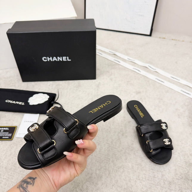 CHANEL 26S DOUBLE STRAP SLIDE SANDALS IN BLACK CALFSKIN