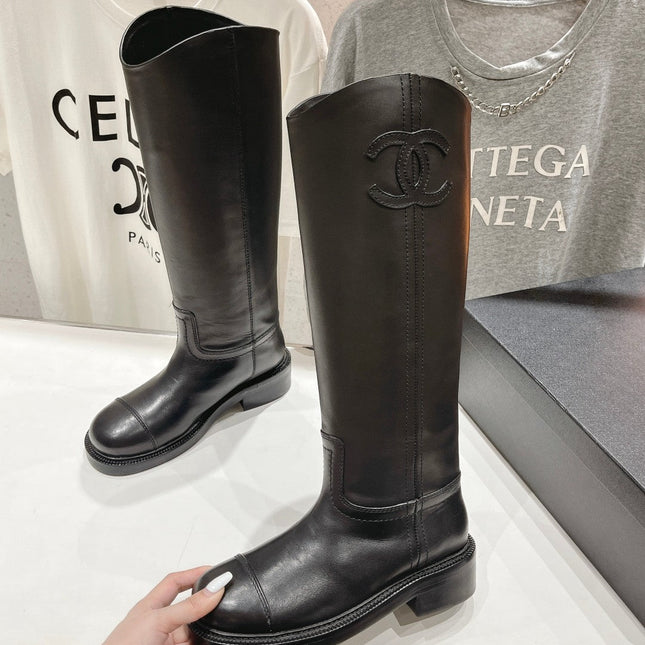 CC EMBOSSED LOGO HIGH BOOTS BLACK CALFSKIN