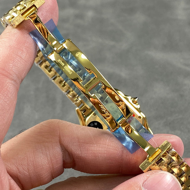PANTHÈRE CARTIER WATCH IN GOLD CASE