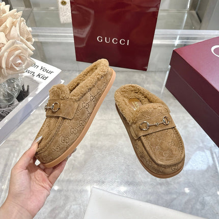 GUCCI 26S MULES IN CAMEL BROWN SUEDE GG LOGO PATTERN