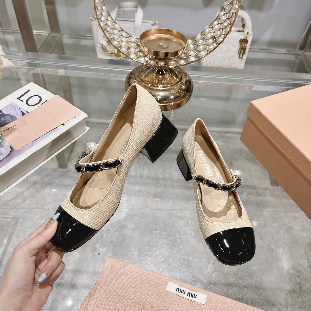 MARY JANE SANDAL CAP TOE BRIGHT CREAM SHEEPSKIN - MID HEEL
